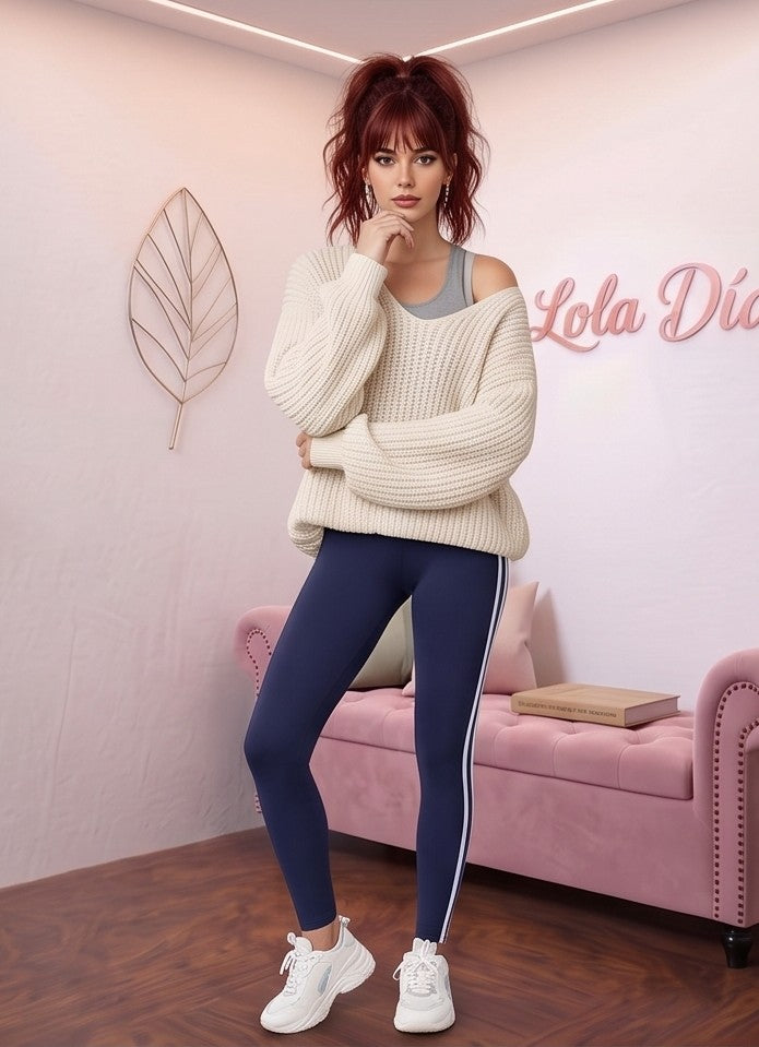 Leggins deportivos largos para mujer de tiro alto y efecto moldeador, con doble franja blanca lateral en contraste, confeccionados en tejido elástico transpirable de poliéster y elastano, disponibles en 10 colores para yoga, fitness y running.