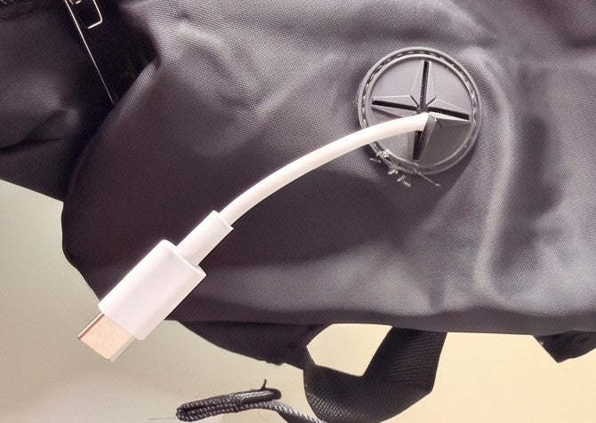 Mochila urbana y de viaje ergonómica e impermeable con compartimento para portátil, bolsillo frontal, correas acolchadas ajustables y bolsillos de malla lateral. Disponible en 5 capacidades (18L, 20L, 24L, 30L y 44L) y en 6 colores modernos: azul pastel, verde menta, verde salvia, lila lavanda, gris grafito y negro clásico