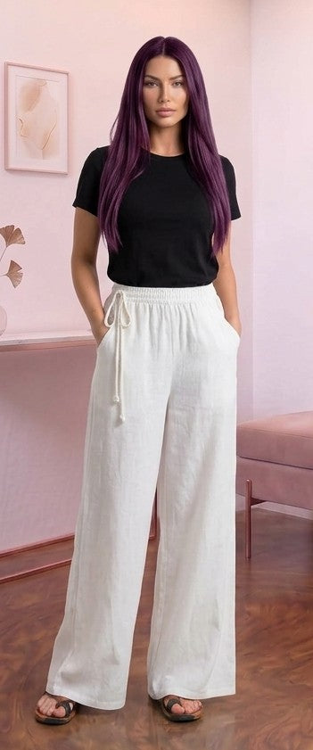 Pantalón ancho para mujer en mezcla de algodón y lino, diseño recto y fluido de tiro alto con cintura elástica fruncida, bolsillos funcionales y detalle de cordón ajustable anudado en el lateral de la cintura, disponible en una variedad de colores lisos.