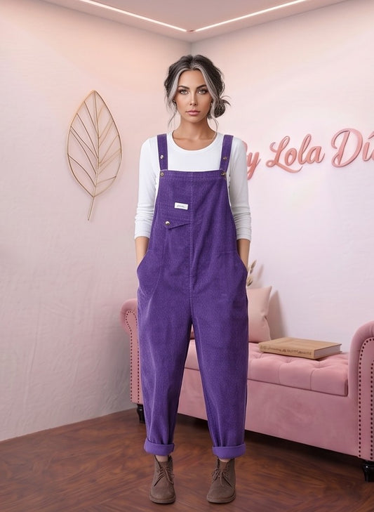 Peto largo de mujer de cintura alta con amplios bolsillos delanteros, mostrado en sus cuatro colores disponibles: negro, verde, café y morado. Confeccionado en tela suave tipo felpa, ideal para un estilo urbano, casual y versátil en el día a día.