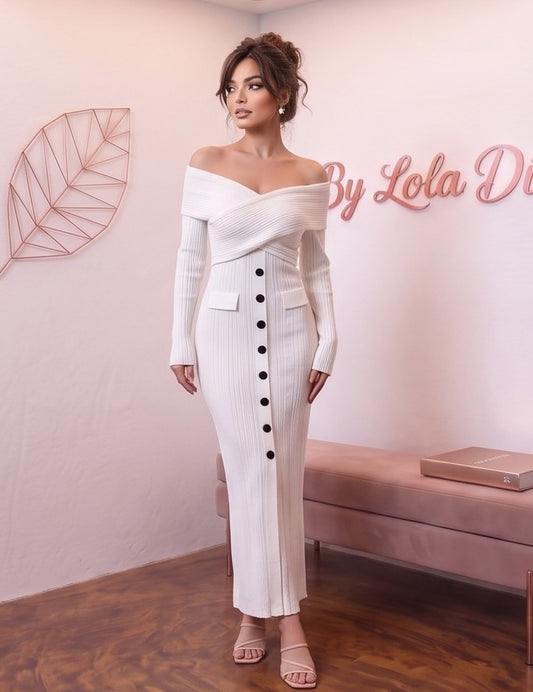 Vestido largo de punto acanalado para mujer con escote cruzado asimétrico caído a un hombro, manga larga, botones decorativos en contraste al frente, bolsillos decorativos y silueta recta ajustada sin aberturas