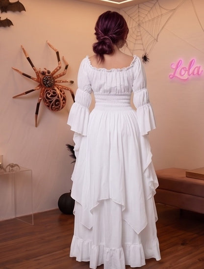 Vestido medieval renacentista largo estilo victoriano con escote elástico de hombros descubiertos, torso tipo nido de abeja ajustado, mangas acampanadas con volantes y falda escalonada con vuelo, disponible en 9 colores: negro, blanco, verde oliva, vino tinto burdeos, azul marino, azul rey, marrón chocolate, naranja calabaza y beige albaricoque.
